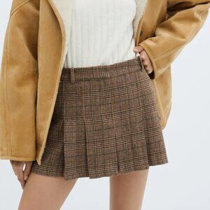 NWT! Mango houndstooth pleated skirt in size US8/EU40